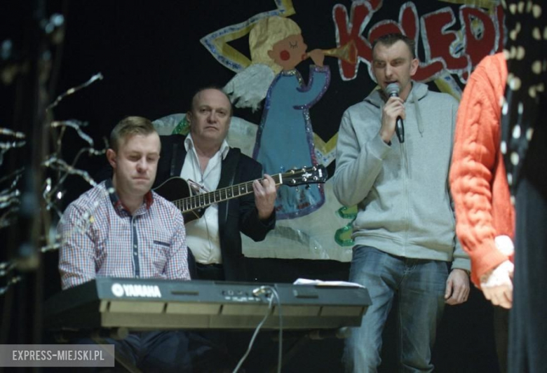 Występy młodych artystów na koncercie świątecznym