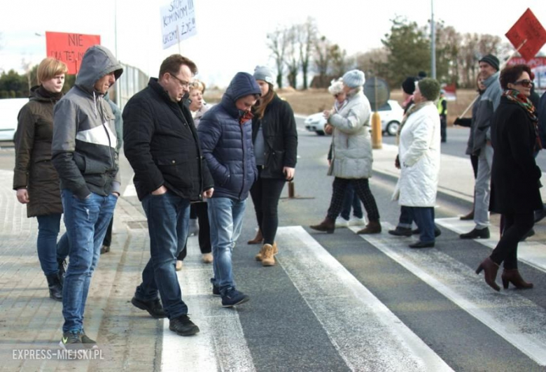 Protest na przejściu dla pieszych na DK94