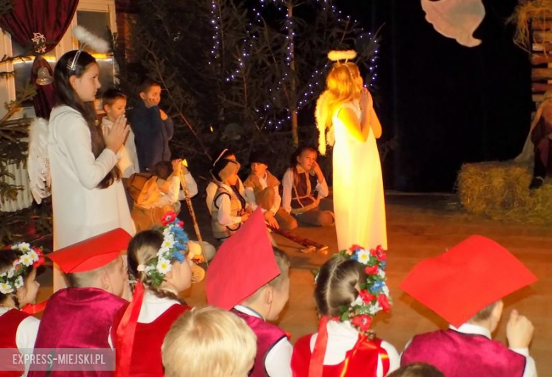 Jasełka w wykonaniu uczniów szkoły podstawowej