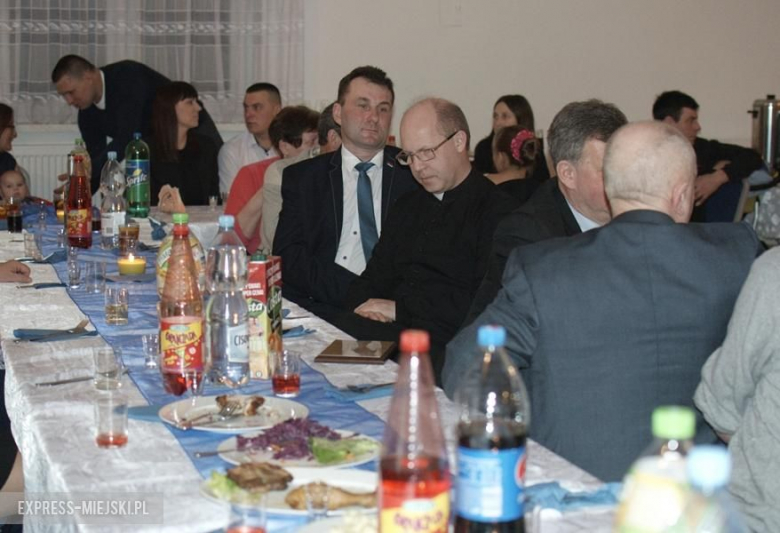 Podziękowania otrzymało około 100 osób