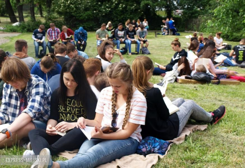 Czytanie książek w LO