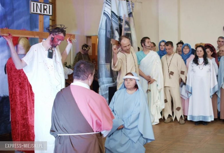 Męka Pańska w wykonaniu podopiecznych ŚDS