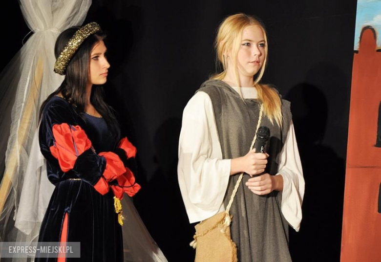 Przedstawienie teatralne w średzkim domu kultury