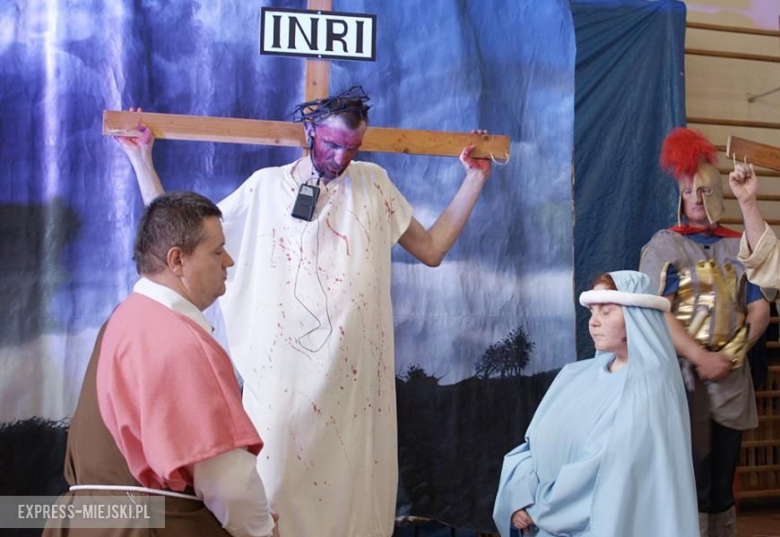 Męka Pańska w wykonaniu podopiecznych ŚDS