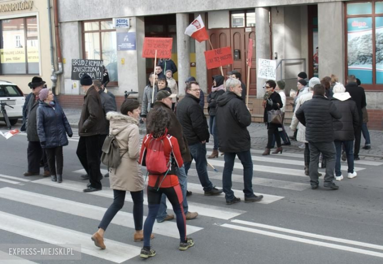 Protest na przejściu dla pieszych na DK94