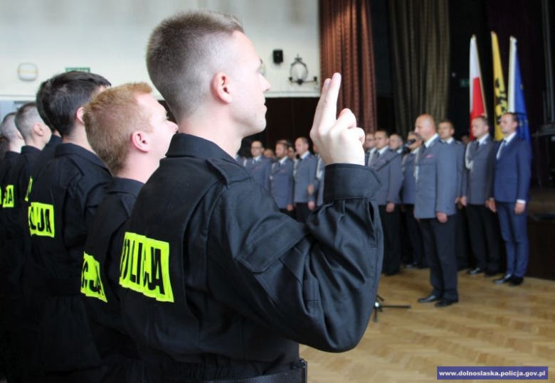 49 nowych policjantów złożyło ślubowanie