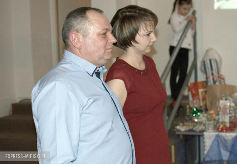 Podziękowania otrzymało około 100 osób