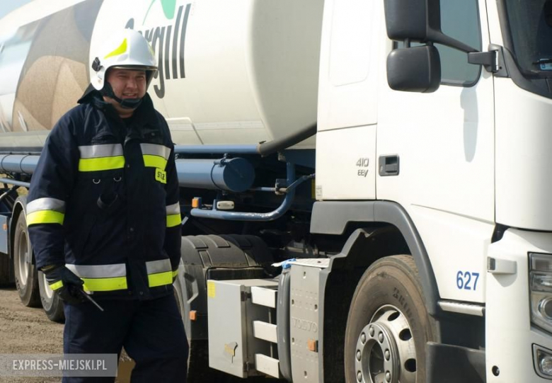 Ćwiczenia straż pożarnych w Ujeździe Górnym