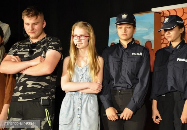 Przedstawienie teatralne w średzkim domu kultury