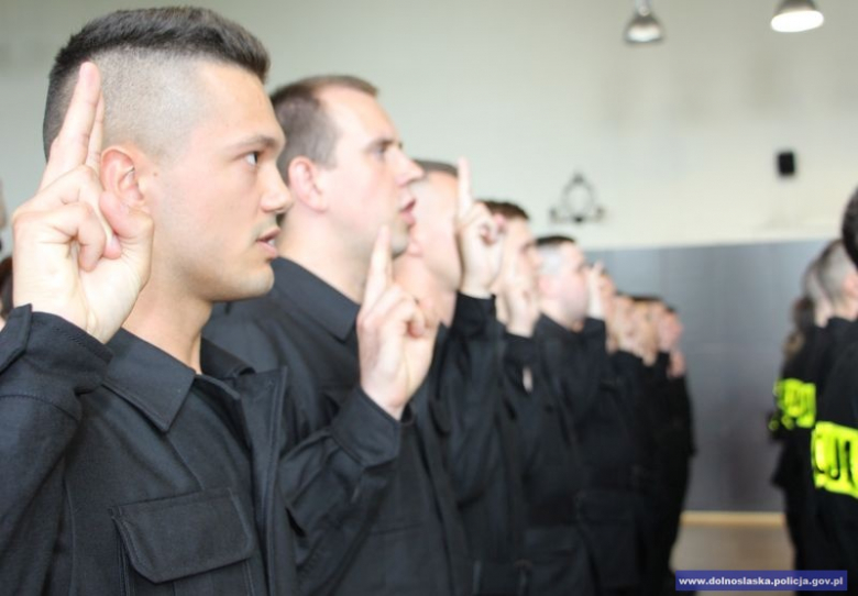 49 nowych policjantów złożyło ślubowanie