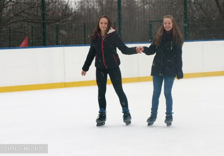 Pierwsze użytkowniczki lodowiska