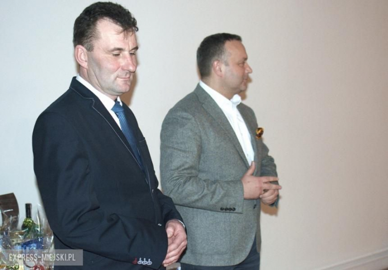 Podziękowania otrzymało około 100 osób