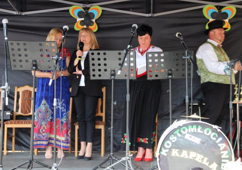 Przegląd Zespołów Ludowych "Kostomłocka nuta"