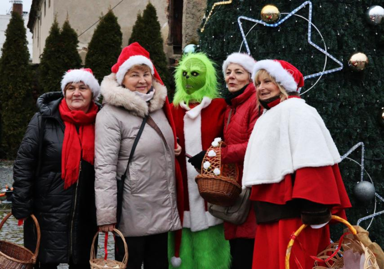 Uroczyste rozświetlenie świątecznej choinki