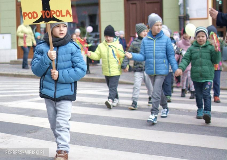 Pochód przedszkolaków w Środzie Śląskiej