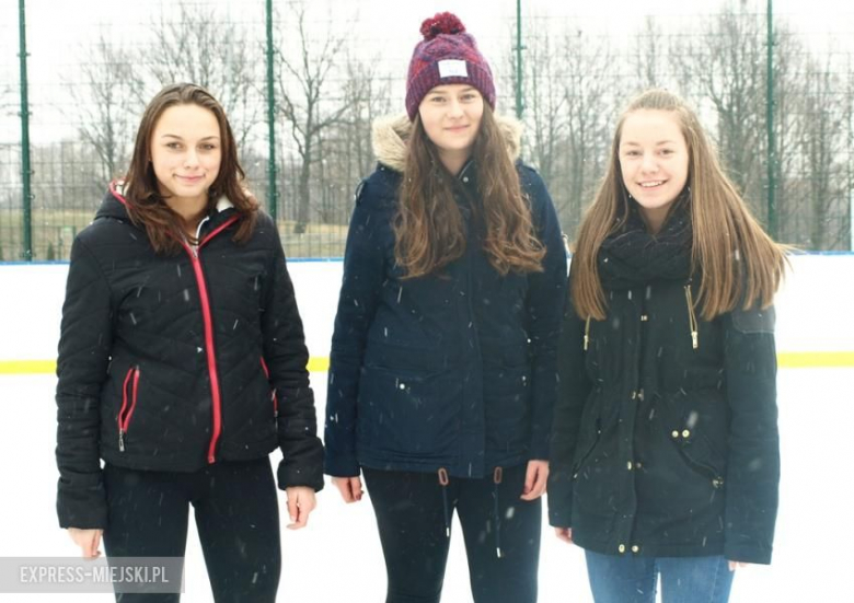 Pierwsze użytkowniczki lodowiska