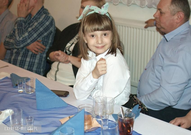 Podziękowania otrzymało około 100 osób