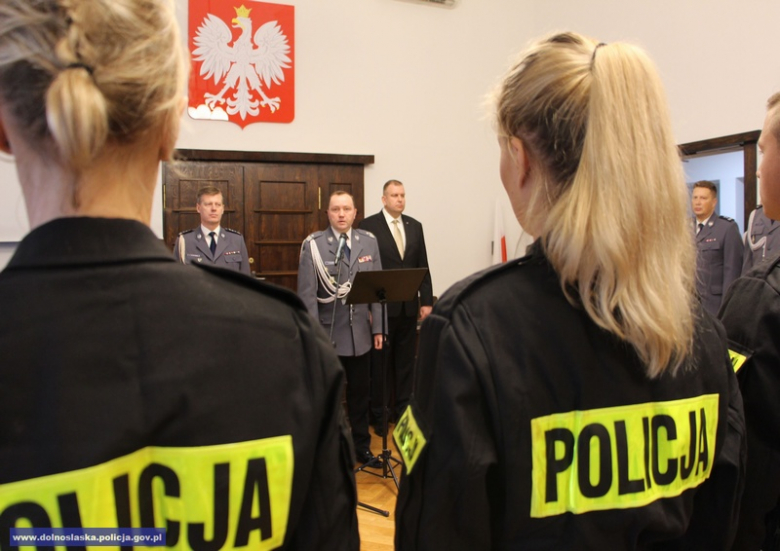 Ślubowanie nowych policjantów przyjętych w szeregi dolnośląskiej policji