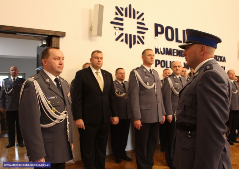 Ślubowanie nowych policjantów przyjętych w szeregi dolnośląskiej policji