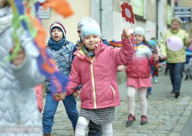 Pochód przedszkolaków w Środzie Śląskiej