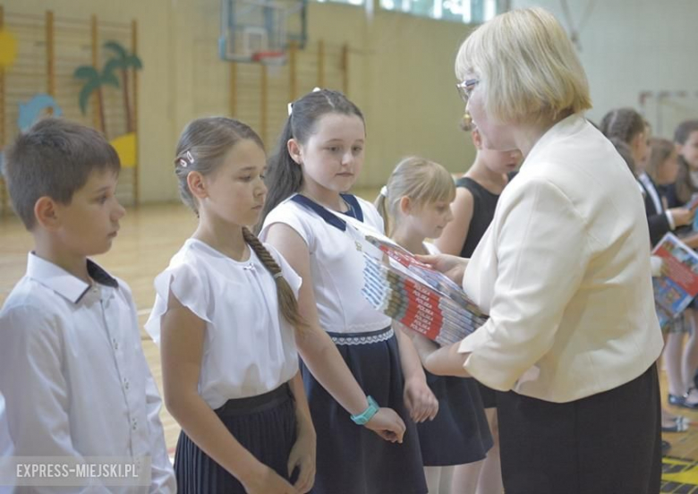 Zakończenie roku szkolnego w średzkiej podstawówce