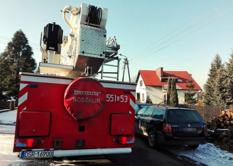 Akcja strażaków podczas pożaru sadzy w Miękini