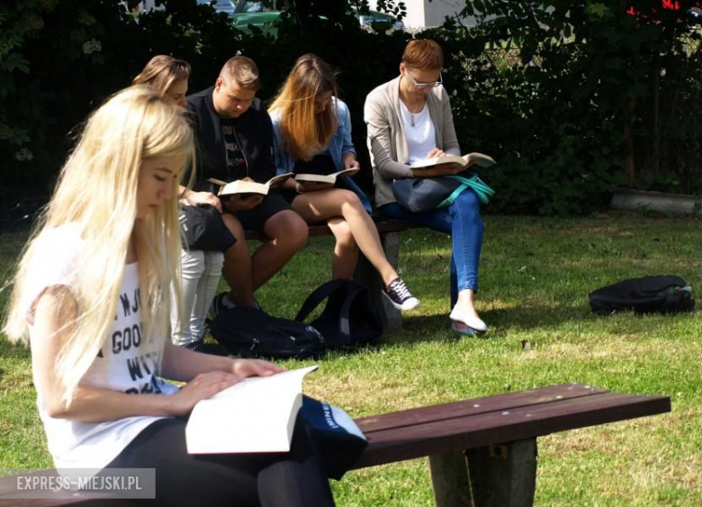 Czytanie książek w LO