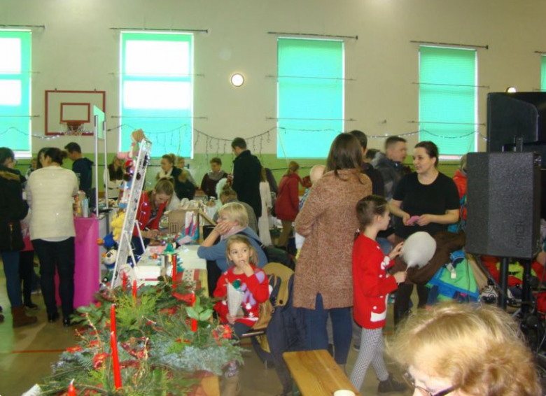 Jarmark świąteczny w Lutyni