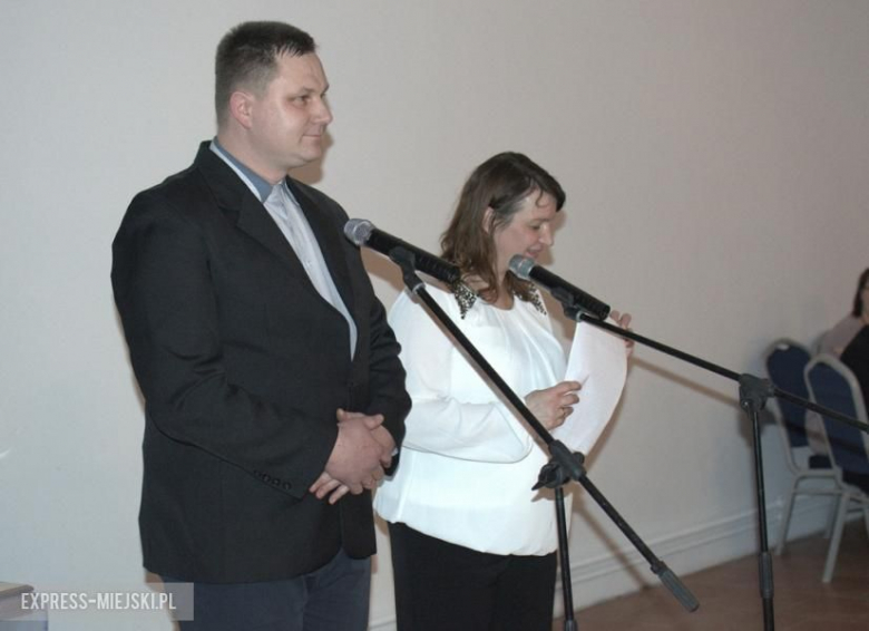 Podziękowania otrzymało około 100 osób