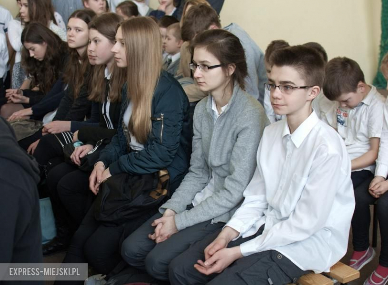 77. rocznica I Masowej Deportacji Polaków na Sybir - uroczystości szkolne