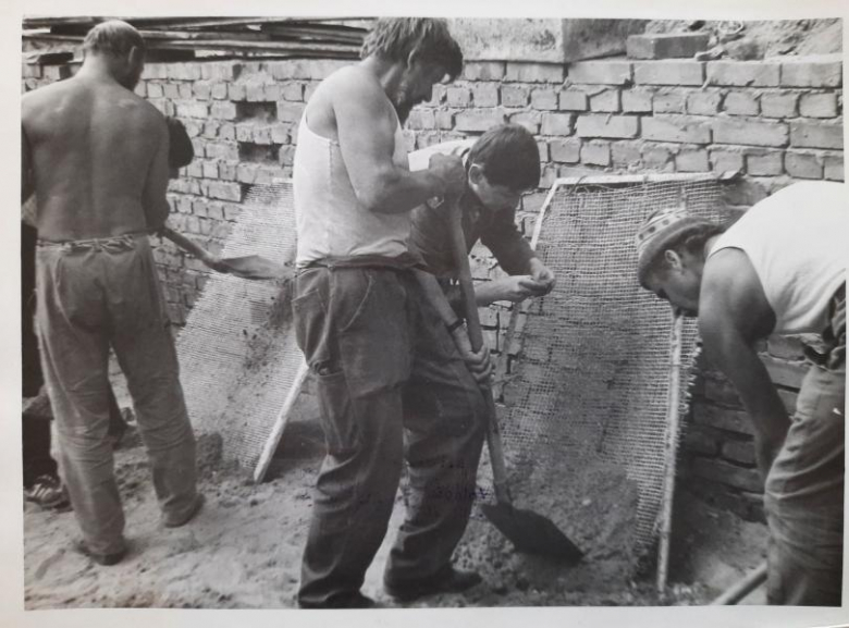 Zdjęcia archiwalne z odkrycia tzw. II Skarbu Średzkiego