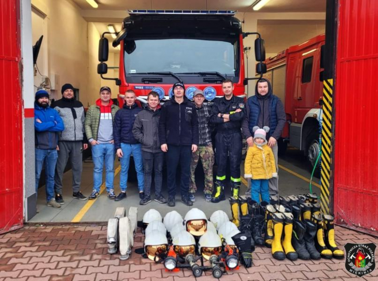 Strażacy z OSP Miękinia przekazali sprzęt dla strażaków z Ukrainy