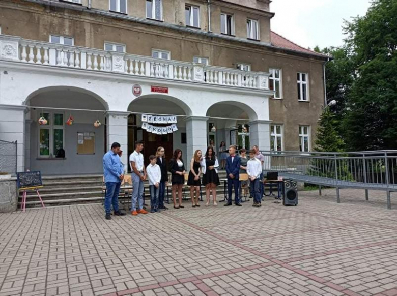 Zakończenie roku szkolnego 2020/2021 w szkołach na terenie powiatu średzkiego