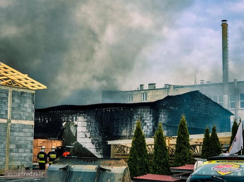 Pożar hali magazynowej