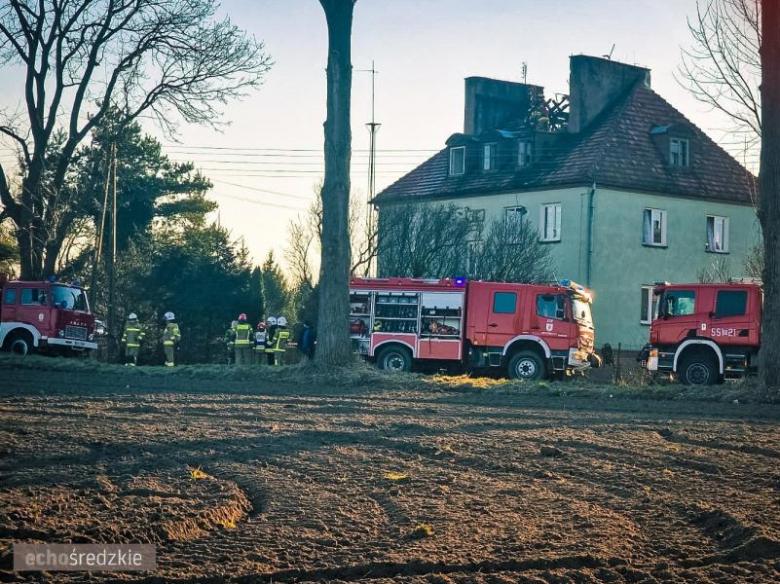 Pożar dachu i poddasza w Kostomłotach