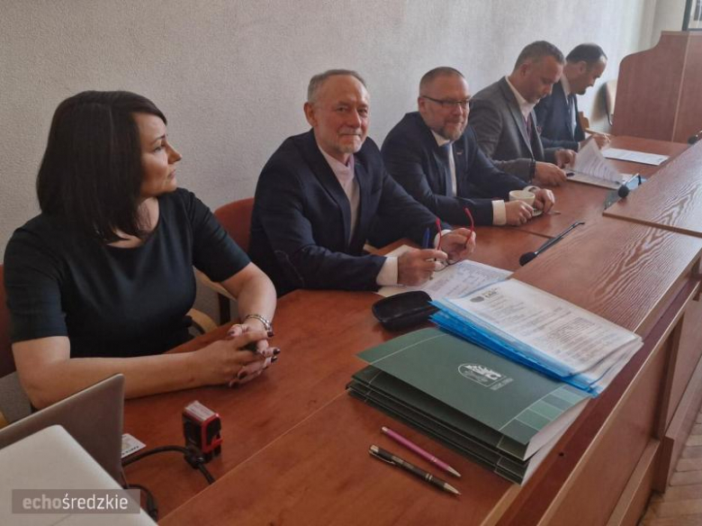 Podpisanie umów w siedzibie Starostwa Powiatowego