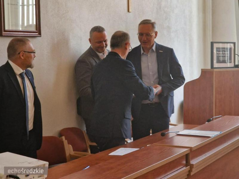 Podpisanie umów w siedzibie Starostwa Powiatowego