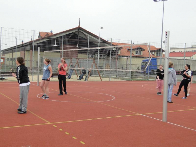 Wiosenny turniej piłki nożnej i siatkowej PZSP nr 2 w Środzie Śląskiej