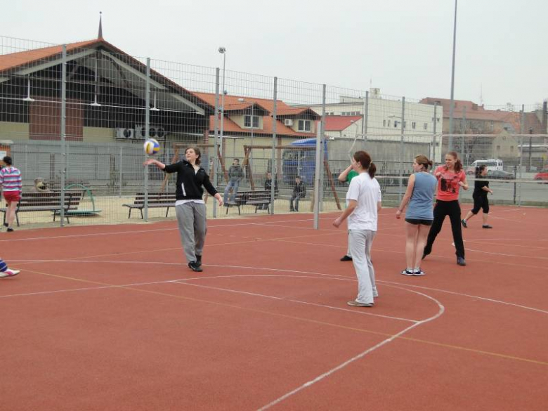 Wiosenny turniej piłki nożnej i siatkowej PZSP nr 2 w Środzie Śląskiej