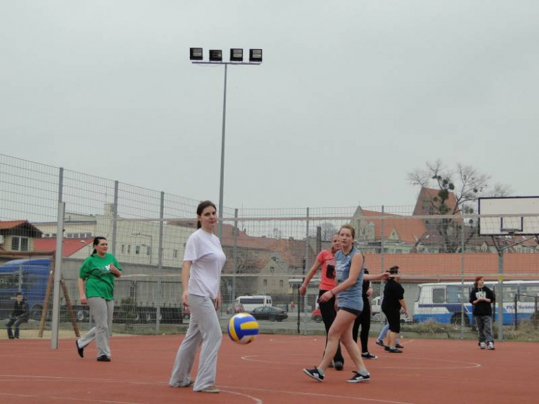 Wiosenny turniej piłki nożnej i siatkowej PZSP nr 2 w Środzie Śląskiej