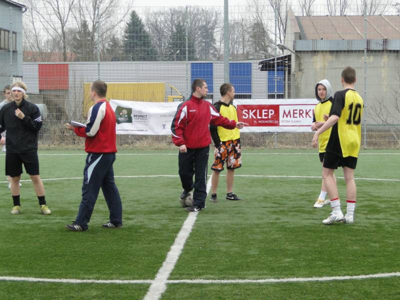 Wiosenny turniej piłki nożnej i siatkowej PZSP nr 2 w Środzie Śląskiej
