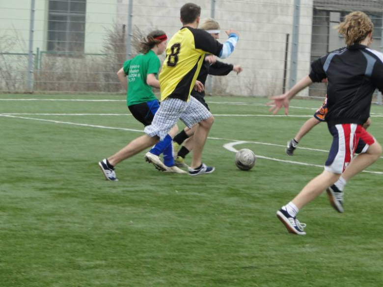 Wiosenny turniej piłki nożnej i siatkowej PZSP nr 2 w Środzie Śląskiej