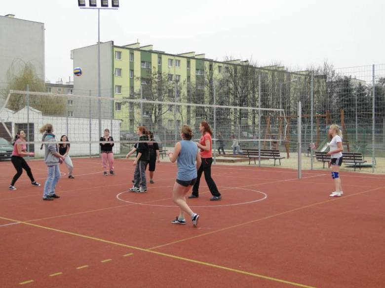 Wiosenny turniej piłki nożnej i siatkowej PZSP nr 2 w Środzie Śląskiej