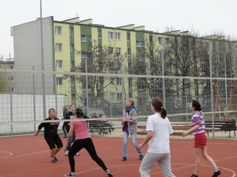 Wiosenny turniej piłki nożnej i siatkowej PZSP nr 2 w Środzie Śląskiej
