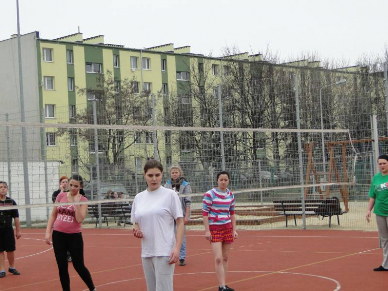 Wiosenny turniej piłki nożnej i siatkowej PZSP nr 2 w Środzie Śląskiej