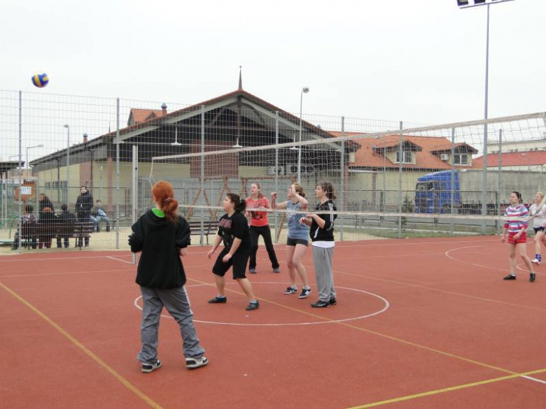 Wiosenny turniej piłki nożnej i siatkowej PZSP nr 2 w Środzie Śląskiej