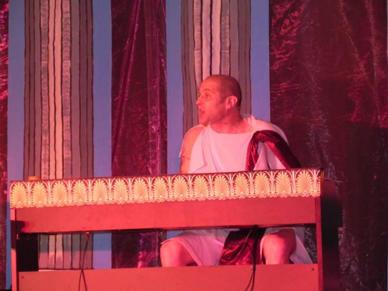 Bogowie na scenie średzkiej