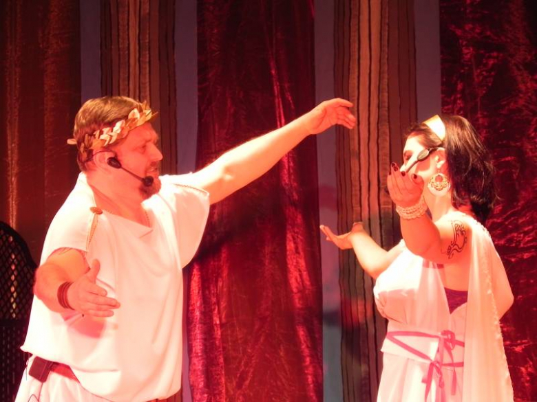 Bogowie na scenie średzkiej