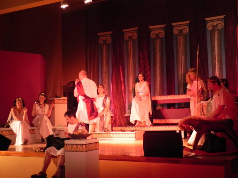 Bogowie na scenie średzkiej