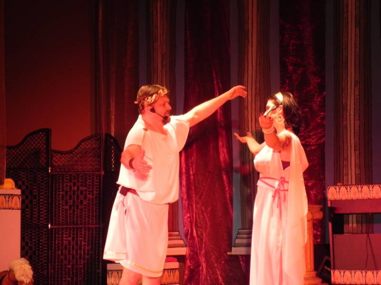 Bogowie na scenie średzkiej